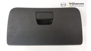 Gebruikte Dashboardkastje Opel Karl 1.0 12V Prijs € 15,00 Margeregeling aangeboden door Autodemontage Vrijhoeven B.V.