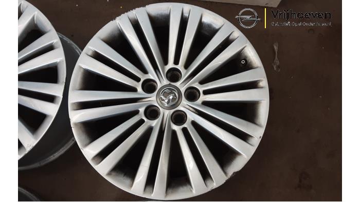 Velgen set van een Opel Insignia 1.6 CDTI 16V 2017