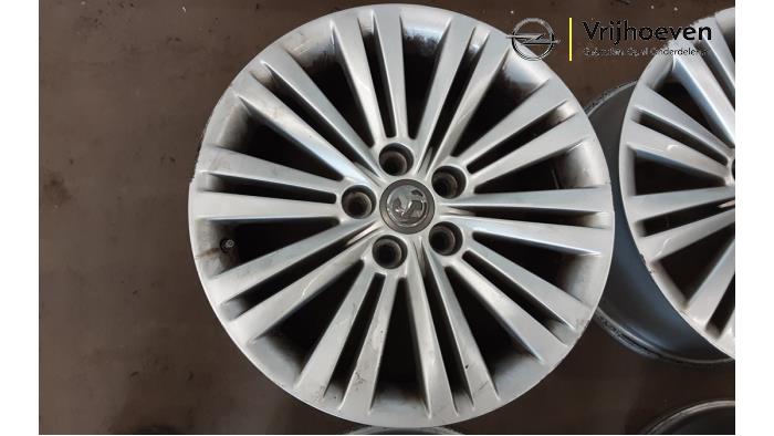 Velgen set van een Opel Insignia 1.6 CDTI 16V 2017