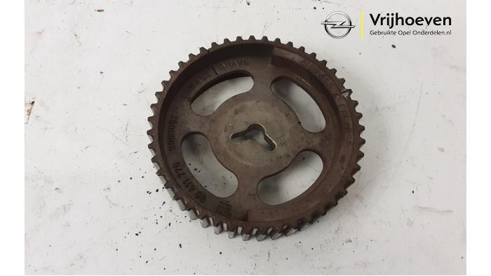Gebruikte Nokkenas Tandwiel Opel Astra H SW (L35) 2.0 16V Turbo Prijs € 20,00 Margeregeling aangeboden door Autodemontage Vrijhoeven B.V.