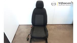 Gebruikte Voorstoel links Opel Astra K Sports Tourer 1.6 CDTI 110 16V Prijs € 100,00 Margeregeling aangeboden door Autodemontage Vrijhoeven B.V.