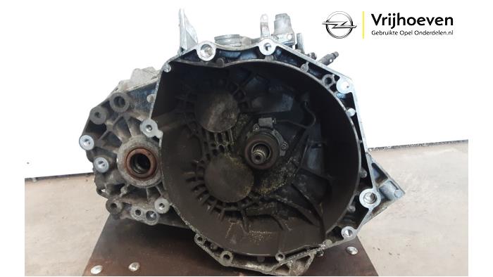 Gebruikte Versnellingsbak Opel Astra K Sports Tourer 1.6 CDTI 110 16V Prijs € 500,00 Margeregeling aangeboden door Autodemontage Vrijhoeven B.V.