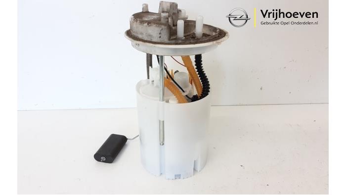 Brandstofpomp Elektrisch van een Opel Corsa E 1.6 OPC Turbo 16V 2016
