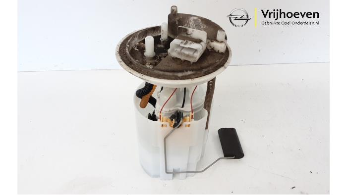 Brandstofpomp Elektrisch van een Opel Corsa E 1.6 OPC Turbo 16V 2016