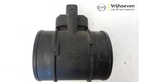 Gebruikte Luchtmassameter Opel Corsa E 1.3 CDTi 16V ecoFLEX Prijs € 15,00 Margeregeling aangeboden door Autodemontage Vrijhoeven B.V.