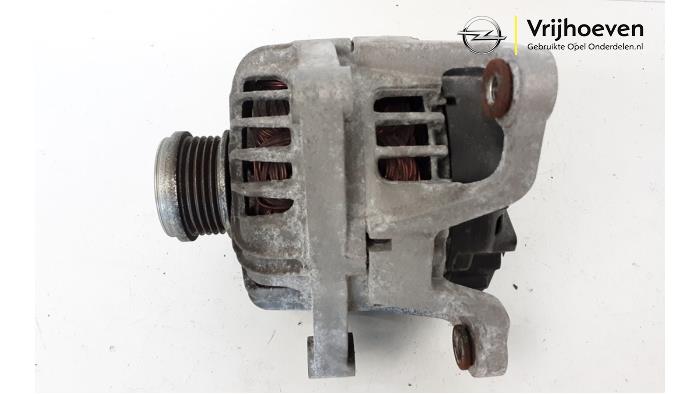 Gebruikte Dynamo Opel Corsa E 1.6 OPC Turbo 16V Prijs € 100,00 Margeregeling aangeboden door Autodemontage Vrijhoeven B.V.