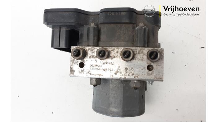 Gebruikte ABS Pomp Opel Adam 1.2 16V Prijs € 65,00 Margeregeling aangeboden door Autodemontage Vrijhoeven B.V.
