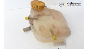 Gebruikte Expansievat Opel Astra G (F08/48) 1.4 16V Prijs € 10,00 Margeregeling aangeboden door Autodemontage Vrijhoeven B.V.