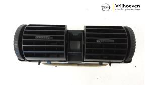 Gebruikte Luchtrooster Dashboard Opel Astra G (F67) 1.6 16V Prijs € 25,00 Margeregeling aangeboden door Autodemontage Vrijhoeven B.V.