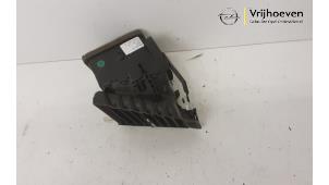 Gebruikte Luchtrooster Dashboard Opel Astra K 1.4 Turbo 16V Prijs € 20,00 Margeregeling aangeboden door Autodemontage Vrijhoeven B.V.