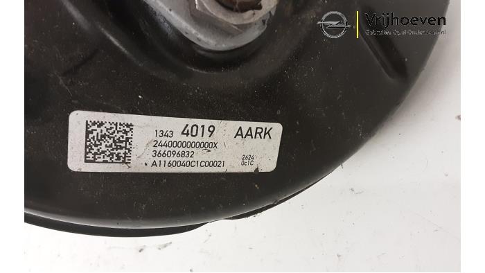 Rembooster van een Opel Astra K Sports Tourer 1.6 CDTI 110 16V 2016