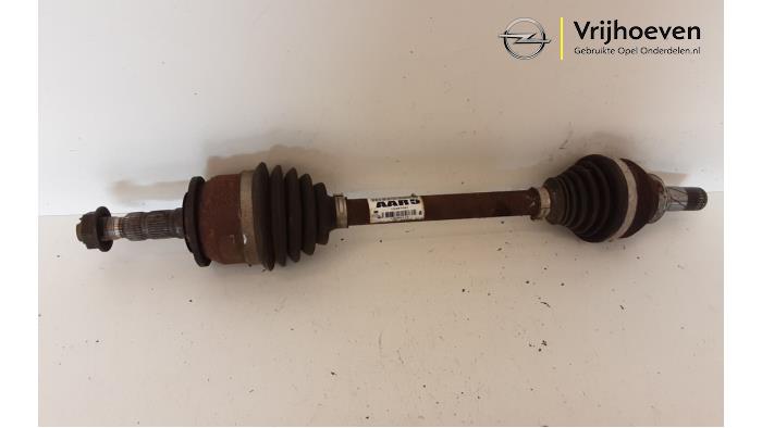 Gebruikte Aandrijfas links-voor Opel Astra K 1.4 Turbo 16V Prijs € 90,00 Margeregeling aangeboden door Autodemontage Vrijhoeven B.V.
