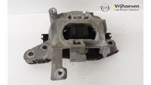 Gebruikte Motorrubber Opel Astra K 1.6 CDTI 136 16V Prijs € 30,00 Margeregeling aangeboden door Autodemontage Vrijhoeven B.V.