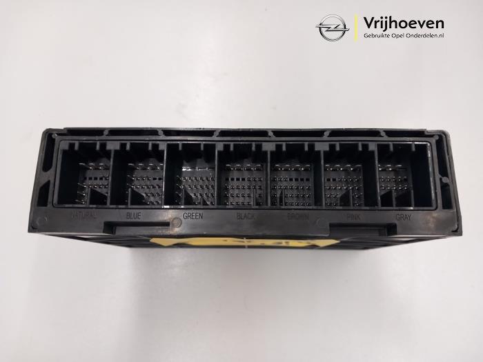 Computer Body Control van een Opel Astra K 1.6 SIDI Eco Turbo 16V 2018