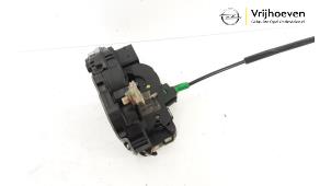 Gebruikte Deurslot Mechaniek 4Deurs rechts-achter Opel Astra J (PC6/PD6/PE6/PF6) 1.4 Turbo 16V Prijs € 30,00 Margeregeling aangeboden door Autodemontage Vrijhoeven B.V.