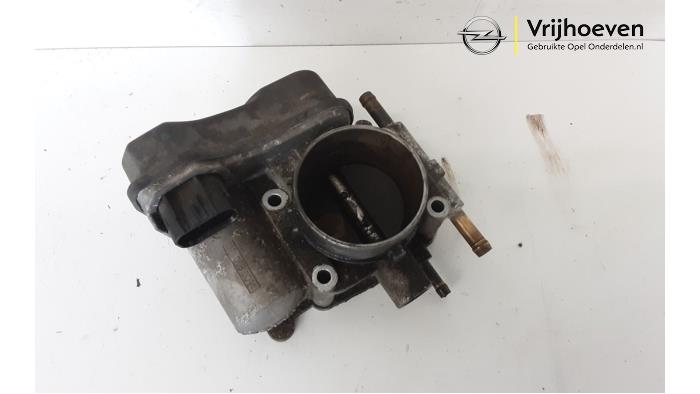 Gebruikte Gasklephuis Opel Astra G (F08/48) 1.6 Prijs € 40,00 Margeregeling aangeboden door Autodemontage Vrijhoeven B.V.