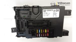 Gebruikte Zekeringkast Opel Corsa D 1.2 16V Prijs € 60,00 Margeregeling aangeboden door Autodemontage Vrijhoeven B.V.