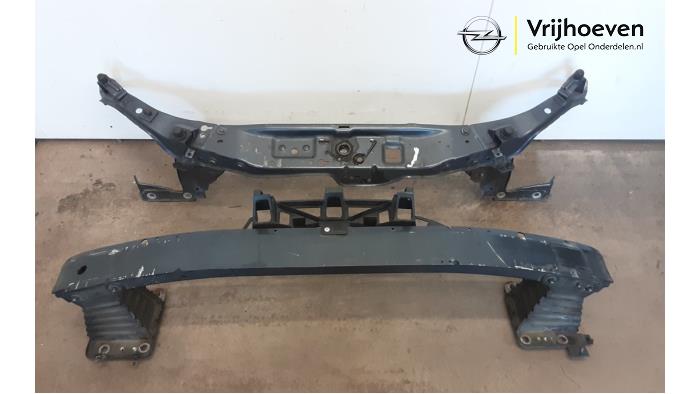 Gebruikte Frontpaneel Opel Zafira (M75) 2.2 16V Direct Ecotec Prijs € 100,00 Margeregeling aangeboden door Autodemontage Vrijhoeven B.V.