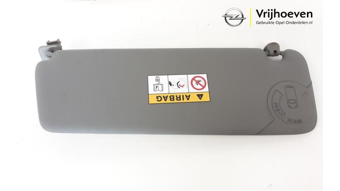Zonneklep van een Opel Movano 2.3 CDTi 16V FWD 2015