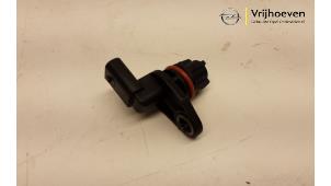 Gebruikte Nokkenas Sensor Opel Astra K Sports Tourer 1.2 Turbo 12V Prijs € 90,00 Margeregeling aangeboden door Autodemontage Vrijhoeven B.V.