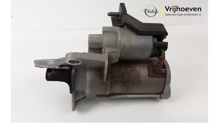 Gebruikte Startmotor Opel Astra K Sports Tourer 1.2 Turbo 12V Prijs € 60,00 Margeregeling aangeboden door Autodemontage Vrijhoeven B.V.