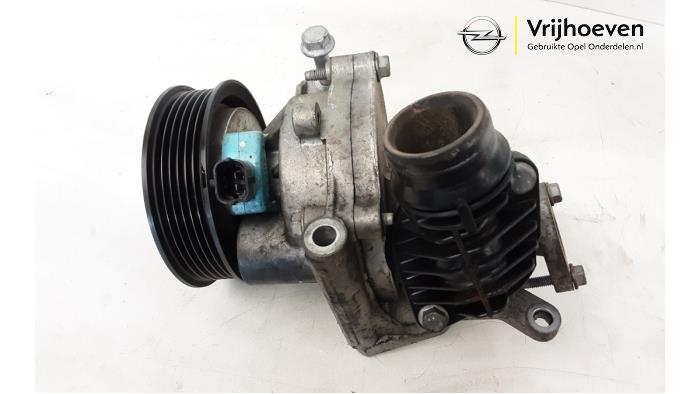 Gebruikte Waterpomp Opel Astra K Sports Tourer 1.6 CDTI 110 16V Prijs € 100,00 Margeregeling aangeboden door Autodemontage Vrijhoeven B.V.