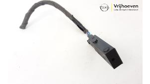 Gebruikte AUX/USB aansluiting Opel Cascada 1.6 Turbo 16V Prijs € 15,00 Margeregeling aangeboden door Autodemontage Vrijhoeven B.V.