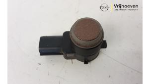 Gebruikte Sensor PDC Opel Cascada 1.6 Turbo 16V Prijs € 20,00 Margeregeling aangeboden door Autodemontage Vrijhoeven B.V.