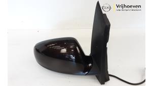 Gebruikte Buitenspiegel rechts Opel Astra J (PC6/PD6/PE6/PF6) 1.4 Turbo 16V Prijs € 75,00 Margeregeling aangeboden door Autodemontage Vrijhoeven B.V.