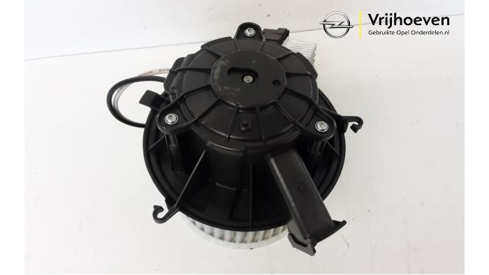 Kachel Ventilatiemotor van een Opel Cascada 1.6 Turbo 16V 2015