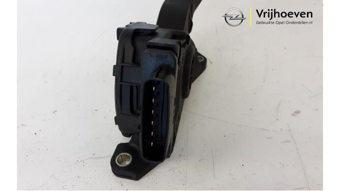 Gaspedaal van een Opel Agila (B) 1.2 16V 2009