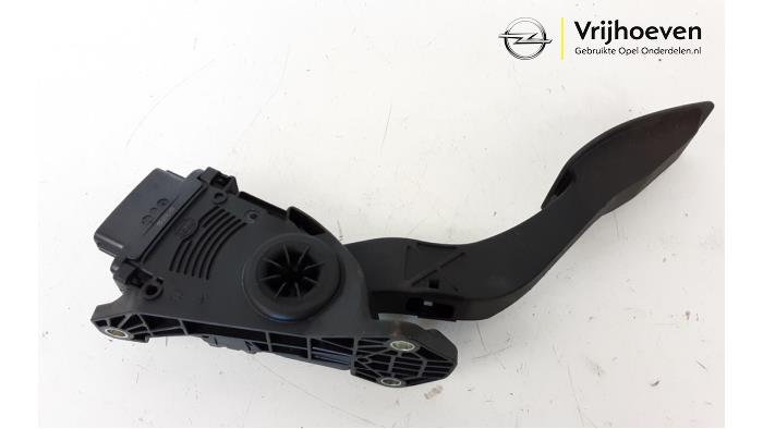 Gaspedaal van een Opel Agila (B) 1.2 16V 2009