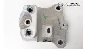 Gebruikte Motorrubber Opel Corsa F (UB/UH/UP) 1.2 Turbo 12V 100 Prijs € 20,00 Margeregeling aangeboden door Autodemontage Vrijhoeven B.V.