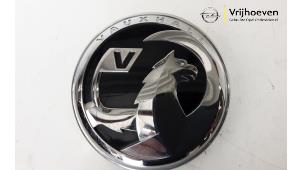Gebruikte Achterklep Handgreep Opel Corsa F (UB/UH/UP) 1.2 Turbo 12V 100 Prijs € 45,00 Margeregeling aangeboden door Autodemontage Vrijhoeven B.V.
