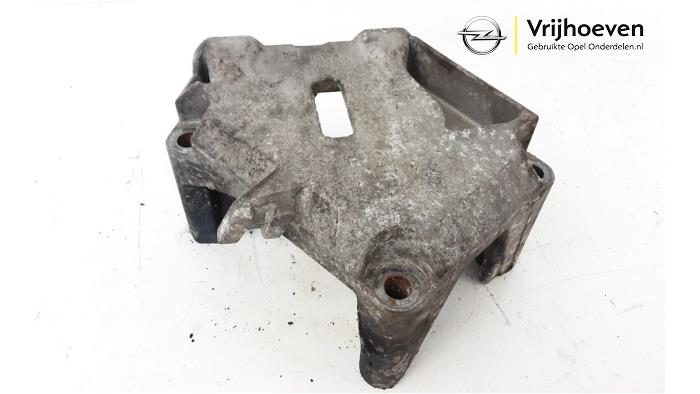 Gebruikte Motorrubber Opel Corsa D 1.2 16V Prijs € 20,00 Margeregeling aangeboden door Autodemontage Vrijhoeven B.V.