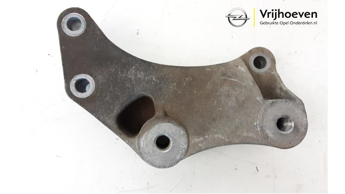 Gebruikte Motorrubber Opel Corsa D 1.2 16V Prijs € 10,00 Margeregeling aangeboden door Autodemontage Vrijhoeven B.V.