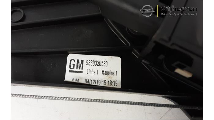 Raammechaniek 4Deurs links-achter van een Vauxhall Grandland/Grandland X 1.5 CDTI 2020