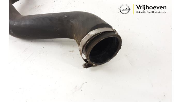 Intercooler Slang van een Opel Meriva 1.4 Turbo 16V Ecotec 2012