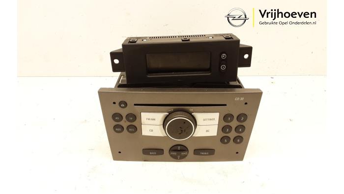 Gebruikte Radio module Opel Tigra Twin Top 1.4 16V Prijs € 50,00 Margeregeling aangeboden door Autodemontage Vrijhoeven B.V.
