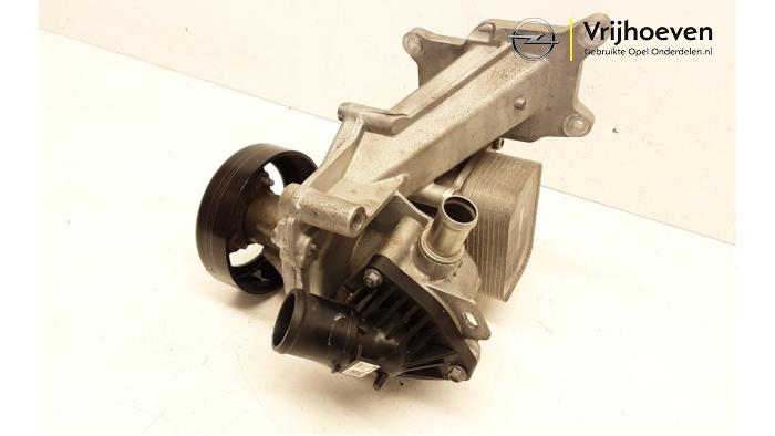 Gebruikte Waterpomp Opel Astra K 1.2 Turbo 12V Prijs € 190,00 Margeregeling aangeboden door Autodemontage Vrijhoeven B.V.