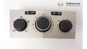 Gebruikte Chaufage Bedieningspaneel Opel Astra H Twin Top (L67) 1.8 16V Prijs € 30,00 Margeregeling aangeboden door Autodemontage Vrijhoeven B.V.