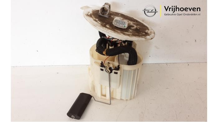 Brandstofpomp Elektrisch van een Opel Astra H Twin Top (L67) 1.6 16V 2006