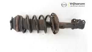 Gebruikte Mac Phersonpoot rechts-voor Opel Astra H Twin Top (L67) 1.6 16V Prijs € 20,00 Margeregeling aangeboden door Autodemontage Vrijhoeven B.V.