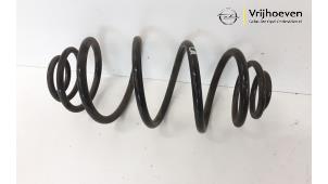 Gebruikte Schroefveer achter Opel Astra H Twin Top (L67) 1.6 16V Prijs € 10,00 Margeregeling aangeboden door Autodemontage Vrijhoeven B.V.