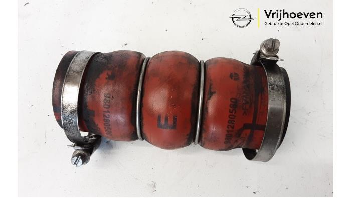 Gebruikte Intercooler Slang Opel Crossland (X) 1.5 CDTI 100 Prijs € 20,00 Margeregeling aangeboden door Autodemontage Vrijhoeven B.V.