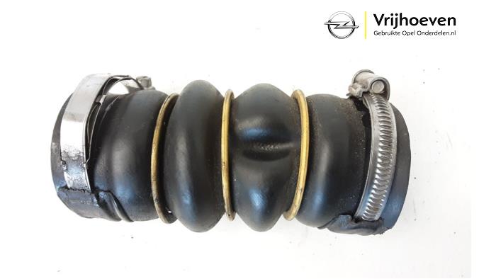 Gebruikte Intercooler Slang Opel Crossland (X) 1.5 CDTI 100 Prijs € 20,00 Margeregeling aangeboden door Autodemontage Vrijhoeven B.V.