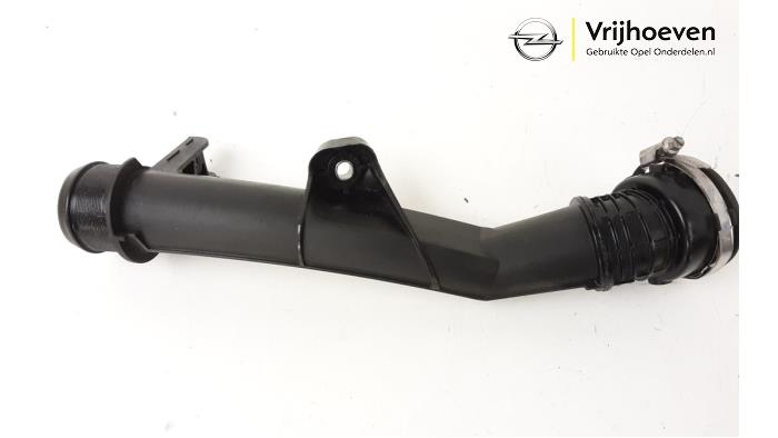 Gebruikte Intercooler Buis Opel Crossland (X) 1.5 CDTI 100 Prijs € 40,00 Margeregeling aangeboden door Autodemontage Vrijhoeven B.V.