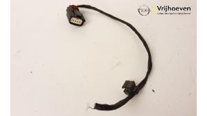 Gebruikte Stekker Opel Crossland (X) 1.5 CDTI 100 Prijs € 30,00 Margeregeling aangeboden door Autodemontage Vrijhoeven B.V.