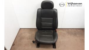 Gebruikte Voorstoel rechts Opel Omega B (25/26/27) 2.6 V6 24V Prijs € 50,00 Margeregeling aangeboden door Autodemontage Vrijhoeven B.V.