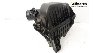 Gebruikte Luchtfilterhuis Opel Mokka/Mokka X 1.4 Turbo 16V 4x4 Prijs € 35,00 Margeregeling aangeboden door Autodemontage Vrijhoeven B.V.